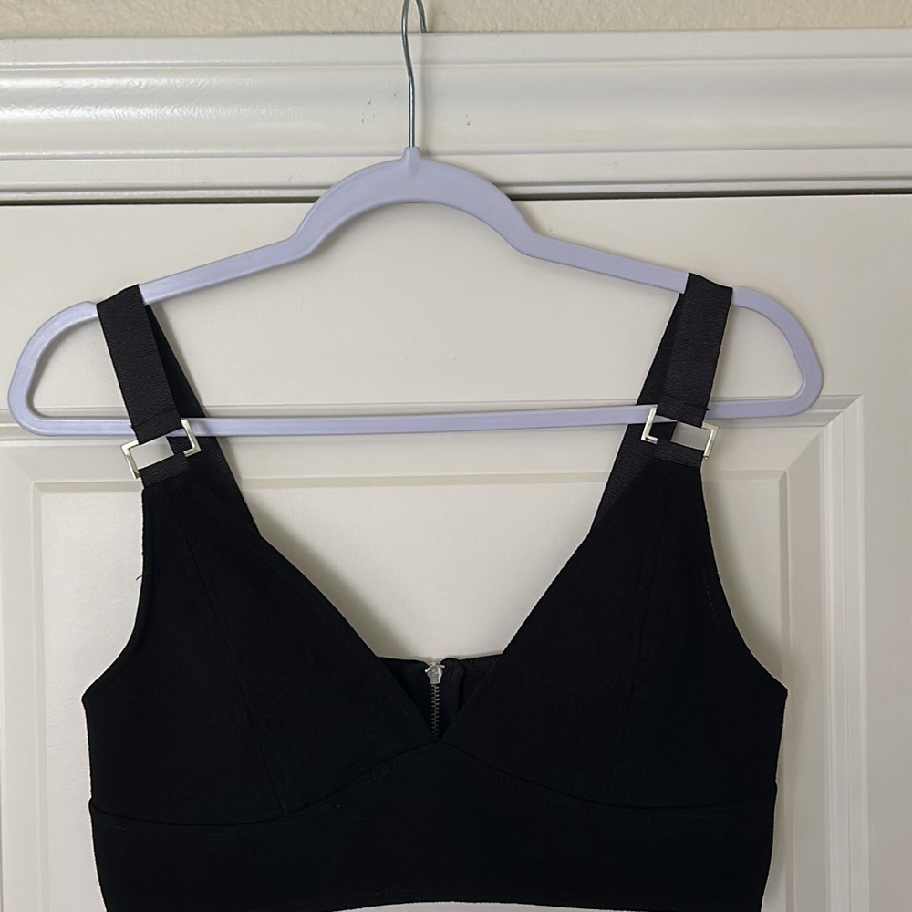 Topshop Black Crop Top with Metal Detail Size 8 - Picture 3 of 7